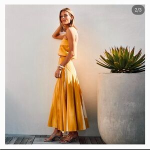 Antonio Melani
x M.G. Style Blake Lemon Watercolor Crop Top & Pleated Skirt Set